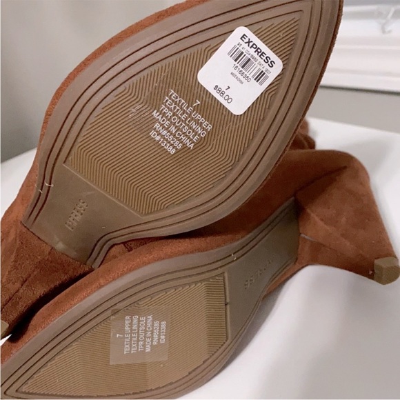 *NWT* Express Suede Knee-High Cognac Boots | Size 9 - Picture 2 of 2
